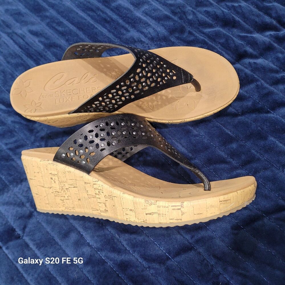 Skechers Beverlee-Dazzled Black Womens Wedges Size 7W Relaxed Step Style SB7